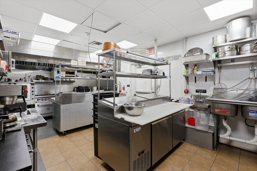 More Photos Of 641 Old Elm St, Conshohocken Bar For Sale