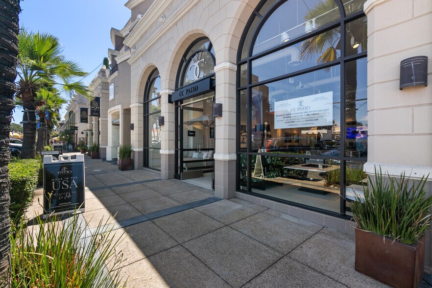 More Photos Of 7920 Herschel Ave, La Jolla Storefront Retail Office For Lease