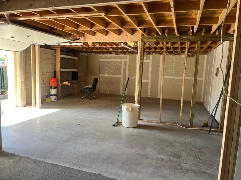 More Photos Of 12301 McNulty Rd, Philadelphia Warehouse For Lease