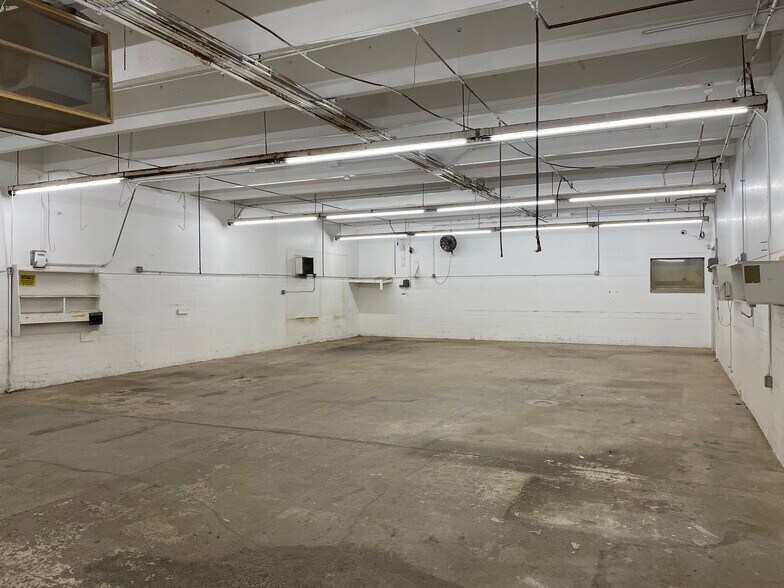 More Photos Of 323 NE Pierce St, Minneapolis Industrial For Sale