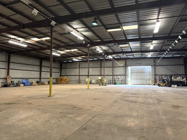 More Photos Of 1312 W Oakridge Dr, Albany Warehouse For Sale