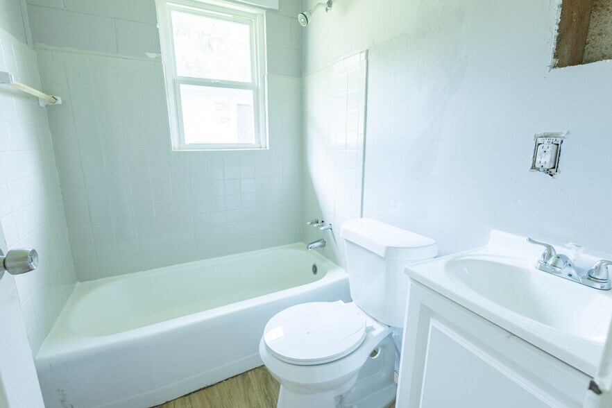 More Photos Of 3413 Terminal Ct, Columbus Apartments For Sale