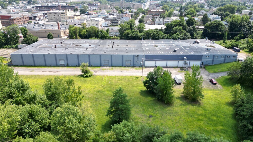More Photos Of 40 Poplar St, Scranton Warehouse For Lease