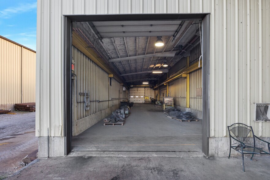 More Photos Of 5704 E 1700 North Rd, Danvers Industrial For Lease