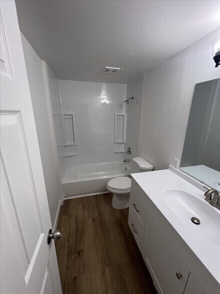More Photos Of 10443 17th Ave SW, Seattle Multifamily For Sale