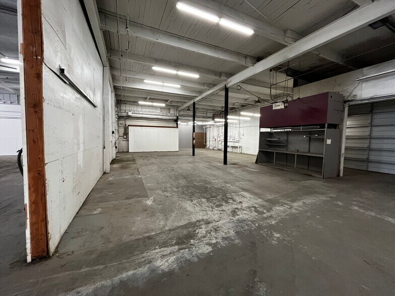 More Photos Of 1200 Burlington St, North Kansas City Warehouse For Sale