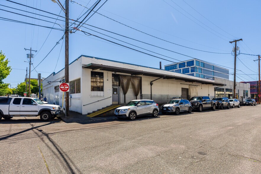 More Photos Of 409 SE Martin Luther King Jr Blvd, Portland Supermarket For Sale