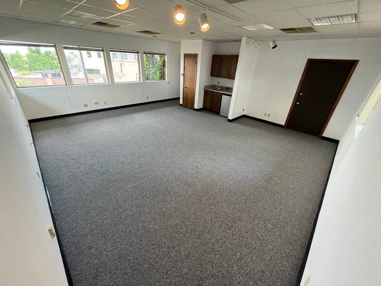 More Photos Of 1074 S Alkire St, Lakewood Office Residential For Lease