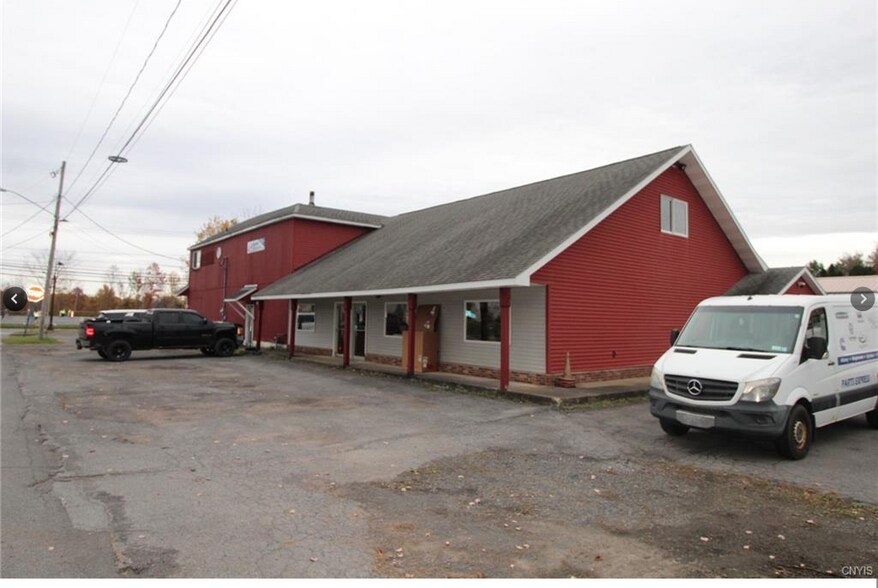 More Photos Of 585 S Main St, Central Square Auto Dealership For Sale