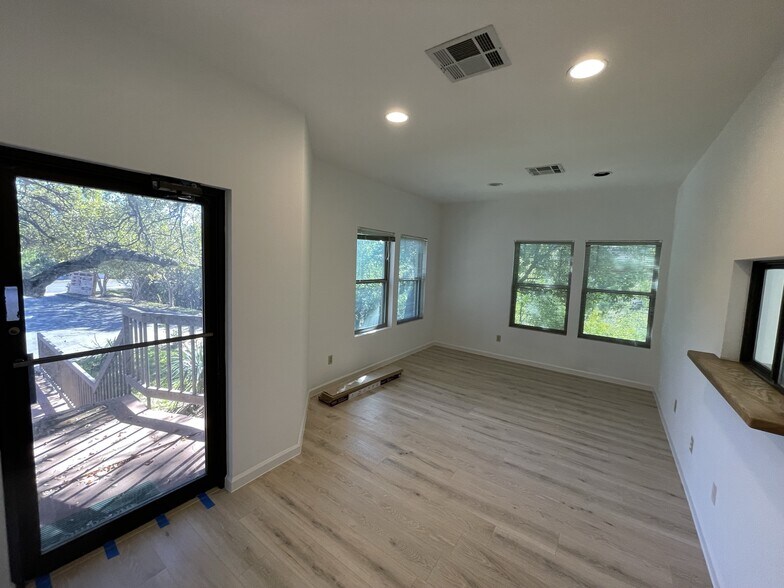 More Photos Of 4005 Spicewood Springs Rd, Austin Office For Sale