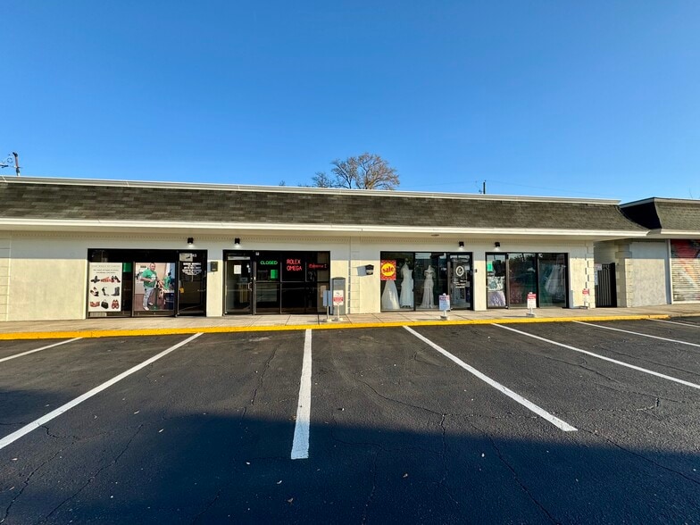 More Photos Of 4239 W Kennedy Blvd, Tampa General Retail For Lease