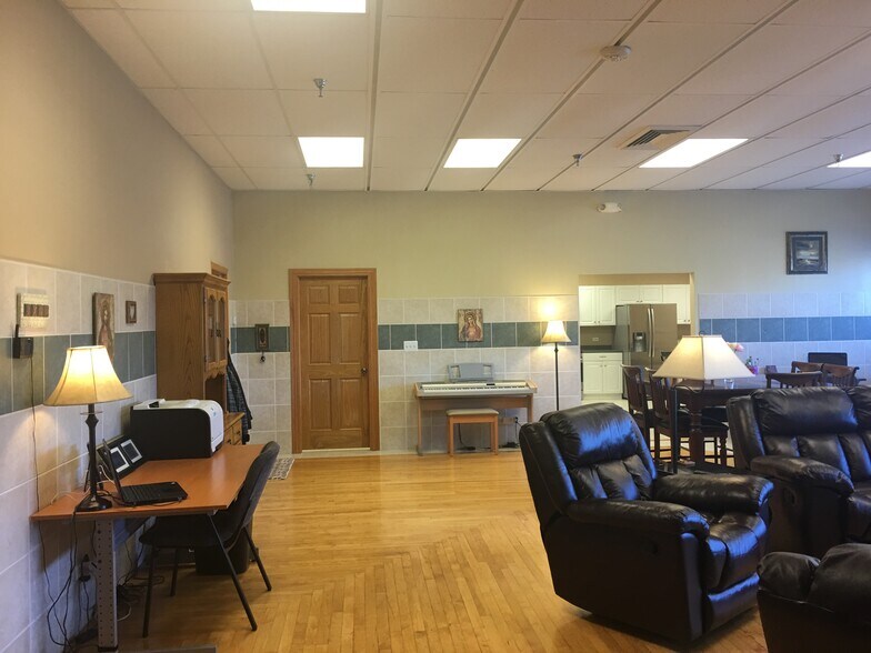 More Photos Of 1307 E Palatine Rd, Arlington Heights Religious Facility For Sale