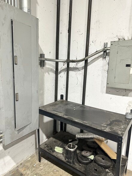 More Photos Of 7531 E Bartlett Corp Cv, Memphis Flex For Lease