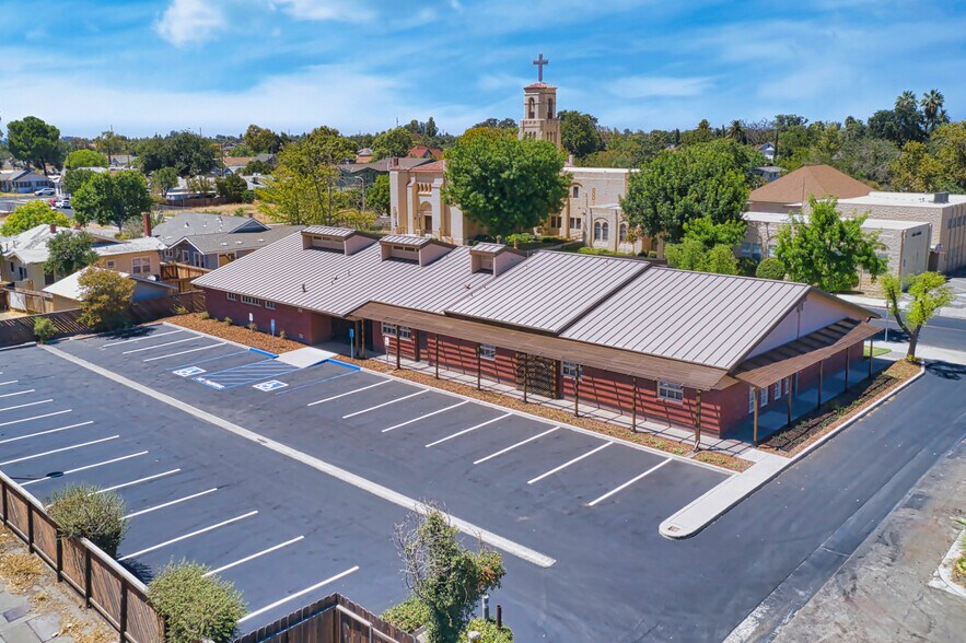 More Photos Of 213 Center St, Hanford Office For Lease