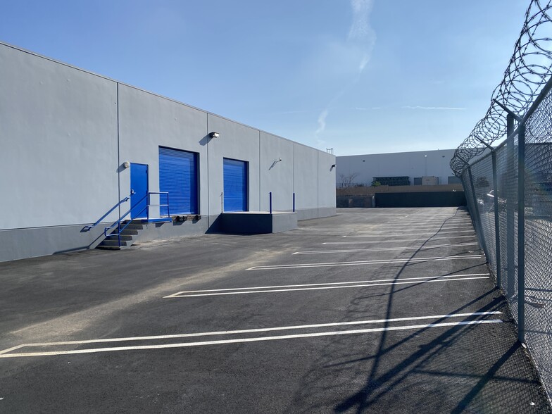 More Photos Of 2854-2856 Supply Ave, Commerce Warehouse For Sale