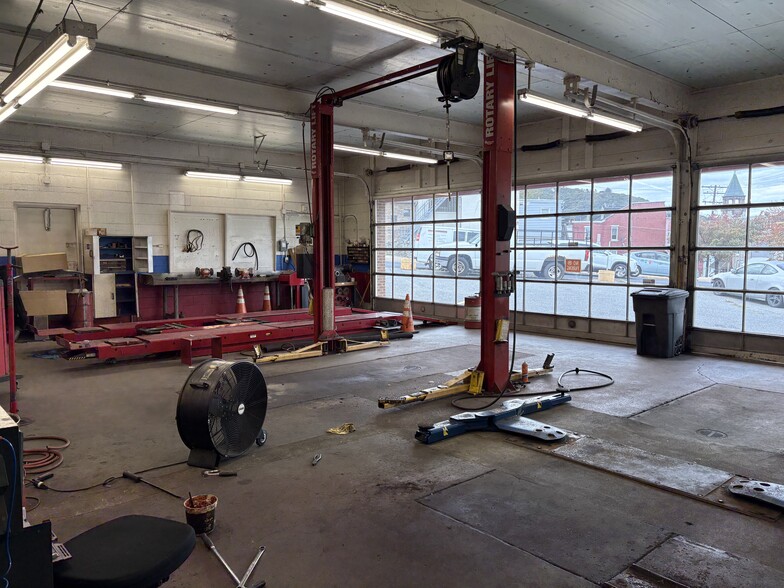 More Photos Of 349 Buttonwood St, Reading Flex For Sale