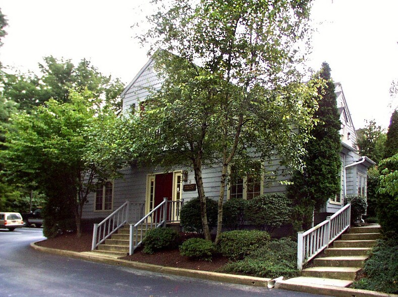 More Photos Of 2 Mystic Ln, Malvern Office For Lease