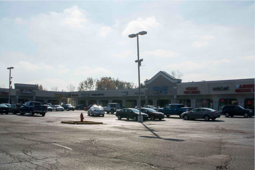 More Photos Of 5623-5725 Dixie Hwy, Waterford Unknown For Lease