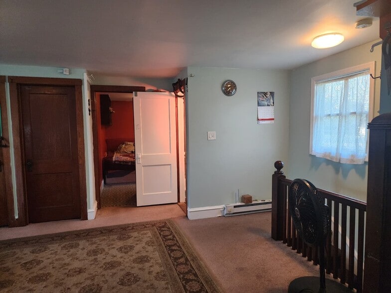 More Photos Of 5722 Kings Hwy, Zionsville Storefront Retail Residential For Sale