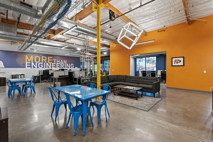 More Photos Of 2410 W Royal Palm Rd, Phoenix Light Manufacturing For Sale