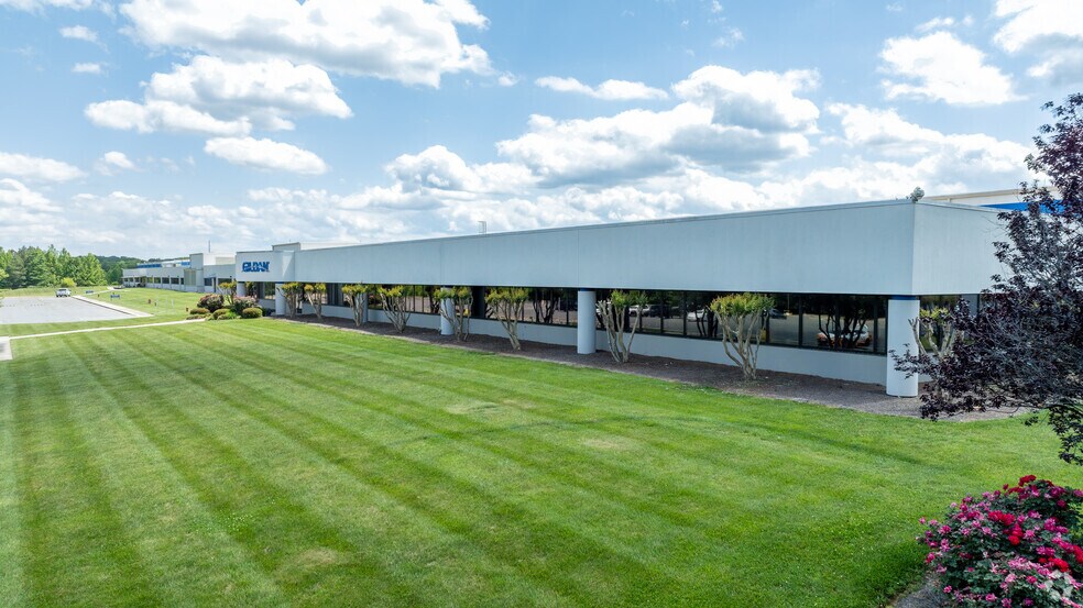 More Photos Of 2121 Heilig Rd, Salisbury Manufacturing For Sale