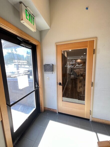 More Photos Of 40200 Truckee Airport Rd, Truckee Office For Lease