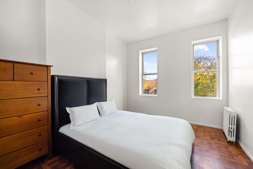 More Photos Of 566 Grandview Ave, Ridgewood Apartments For Sale