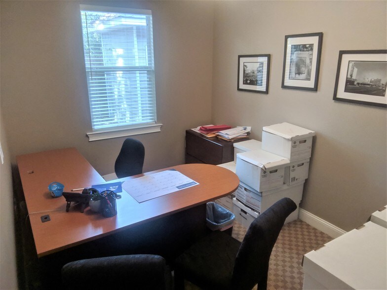 More Photos Of 2573 Barrington Cir, Tallahassee Office For Lease