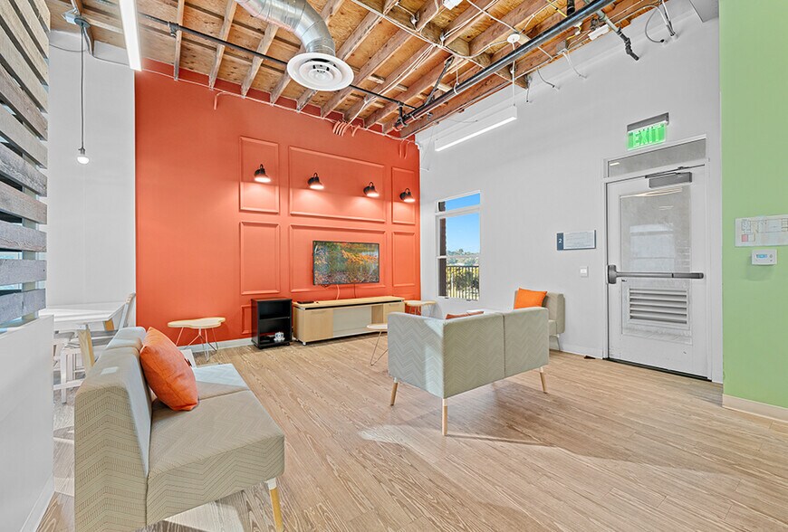 More Photos Of 140 Marine View Ave, Solana Beach Office For Sale