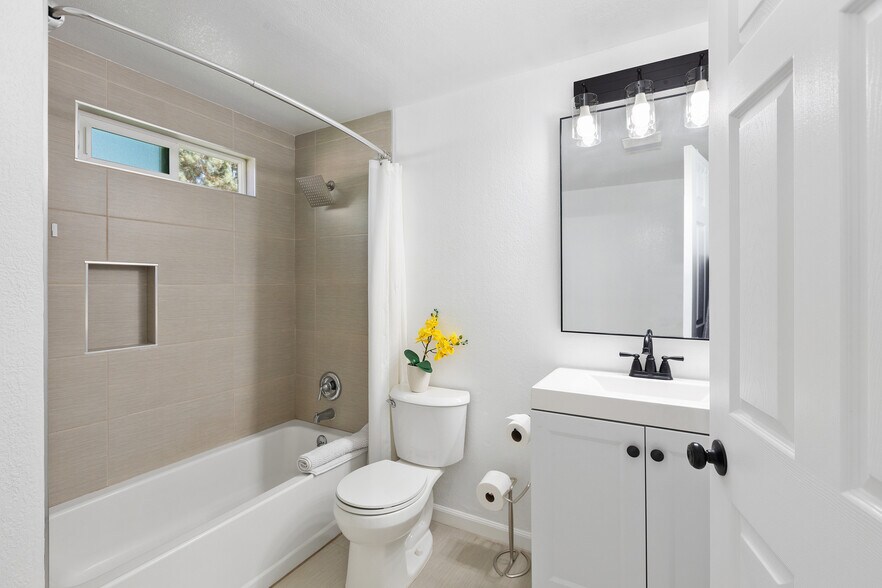 More Photos Of 5590 Shasta Ln, La Mesa Apartments For Sale