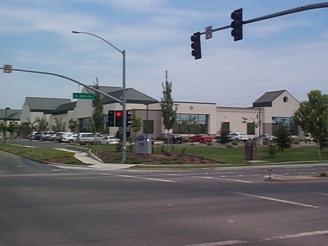 More Photos Of 2080 E 20th St, Chico Office For Lease