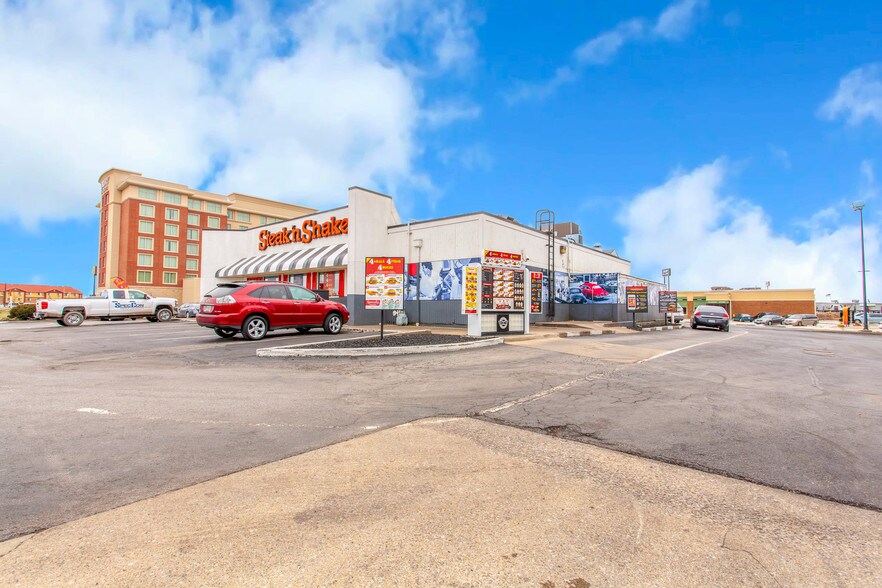 More Photos Of 130 N 44th St, Mount Vernon Restaurant For Sale