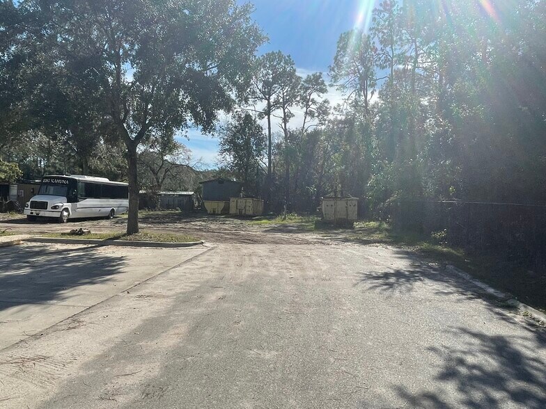 More Photos Of 875 Lakeview Dr, Deland Warehouse For Sale