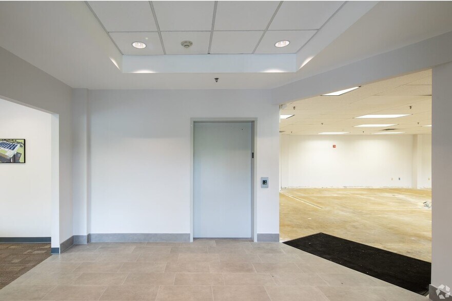 More Photos Of 1850 N Gravers Rd, Plymouth Meeting Distribution For Lease