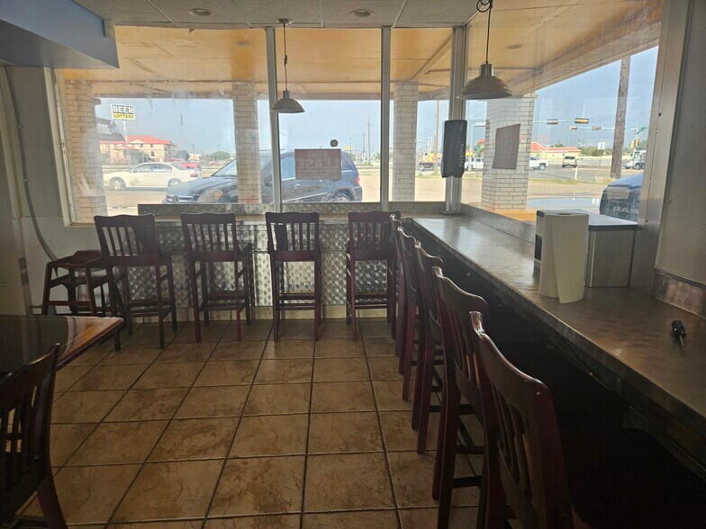More Photos Of 811 50th St, Lubbock Restaurant For Lease