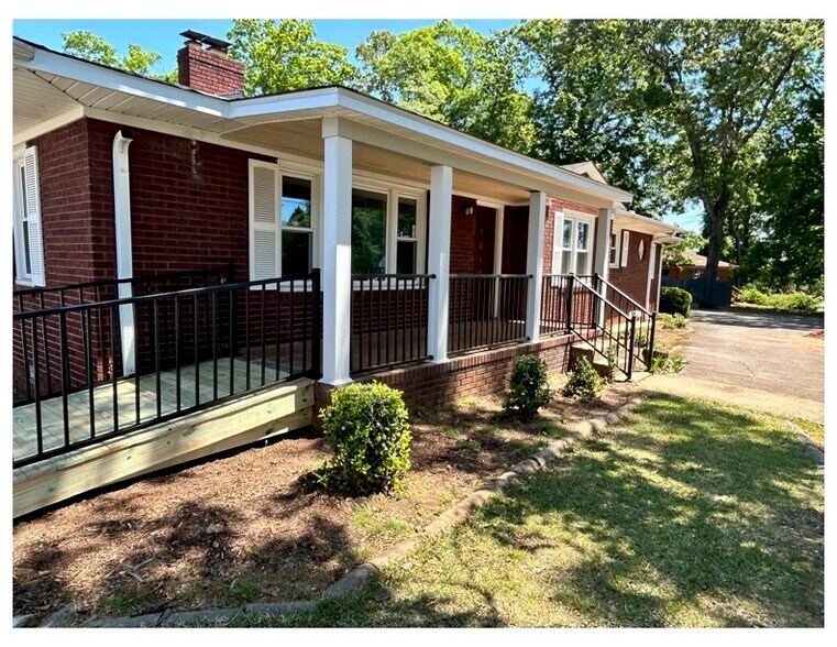 Primary Photo Of 1934 N Pleasantburg Dr, Greenville Medical For Lease