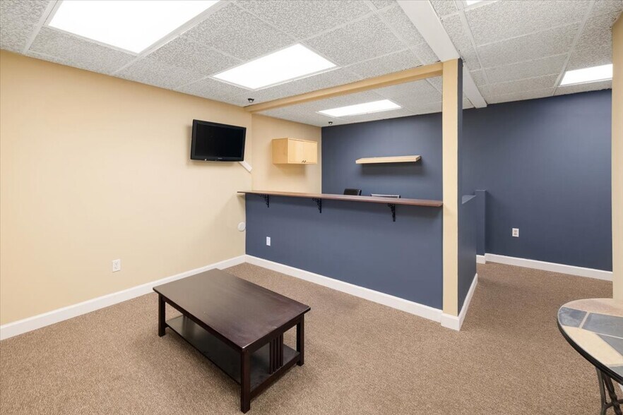 More Photos Of 24 Wyckoff Ave, Waldwick Medical For Lease