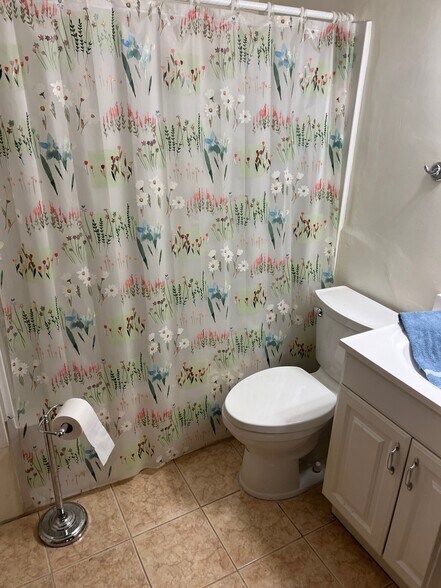 More Photos Of 735 Park Dr, Alton Office For Sale