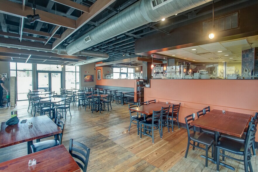 More Photos Of 921 S Arbor Vitae, Edwardsville Freestanding For Sale