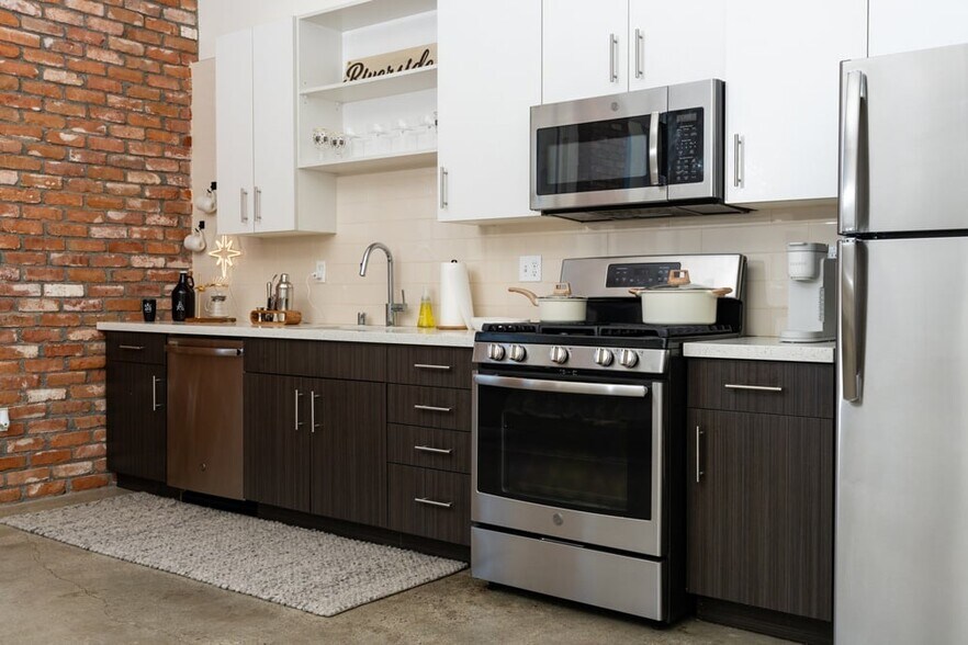 More Photos Of 3750 Main St, Riverside Apartments For Lease