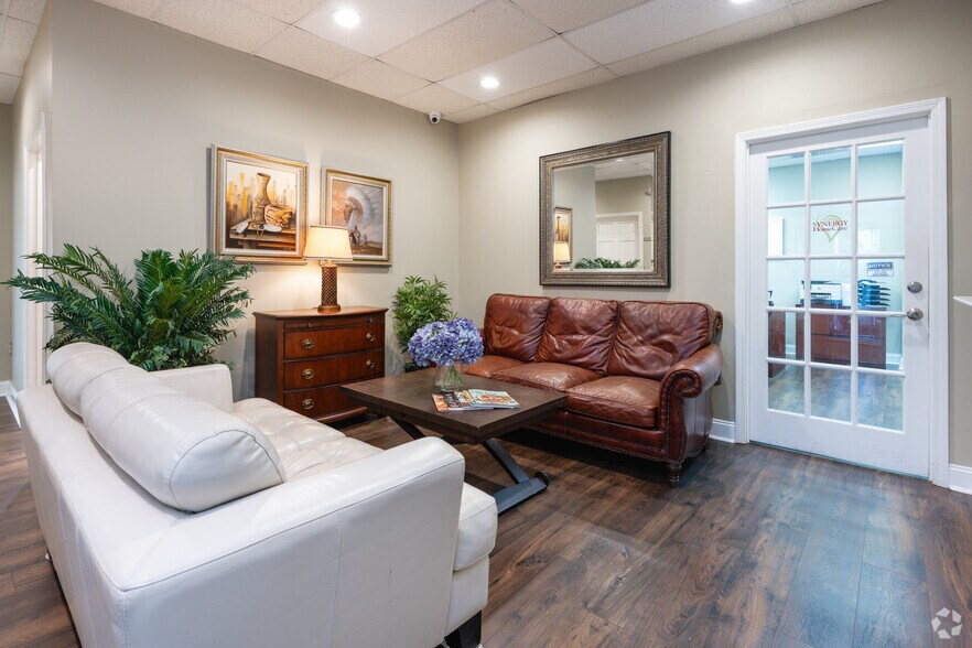 More Photos Of 439 Congaree Rd, Greenville Office For Lease