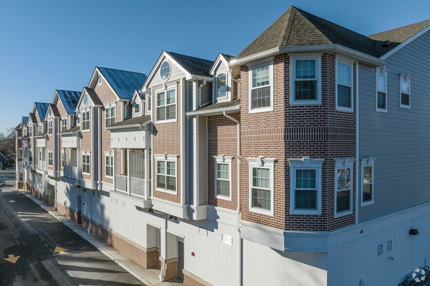 More Photos Of 764 New Bridge Rd, Teaneck Apartments For Lease