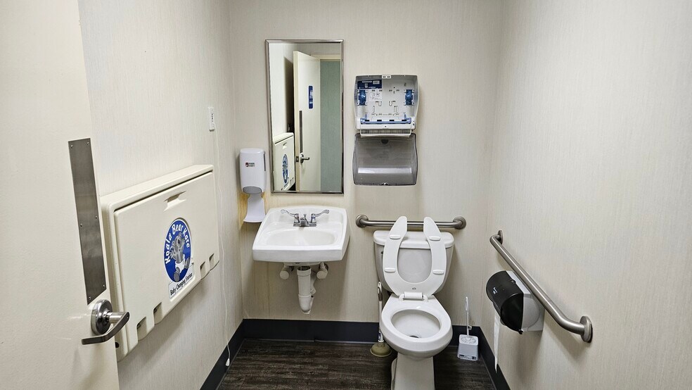 More Photos Of 4 Chateau Ln, Barboursville Medical For Sale