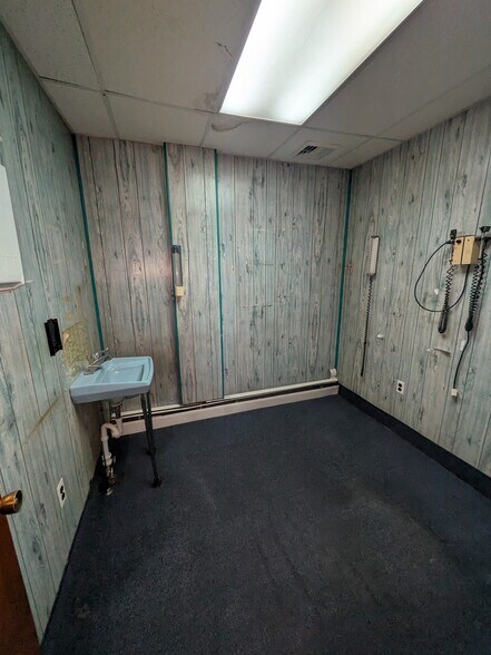 More Photos Of 7620-24 Ogontz ave, Philadelphia Office For Sale