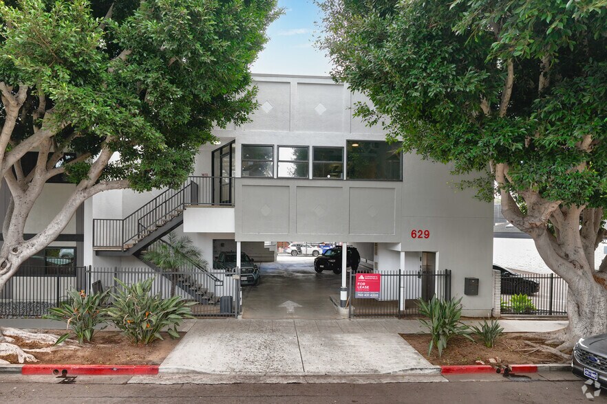 Primary Photo Of 629 2nd St, Encinitas Office For Sale