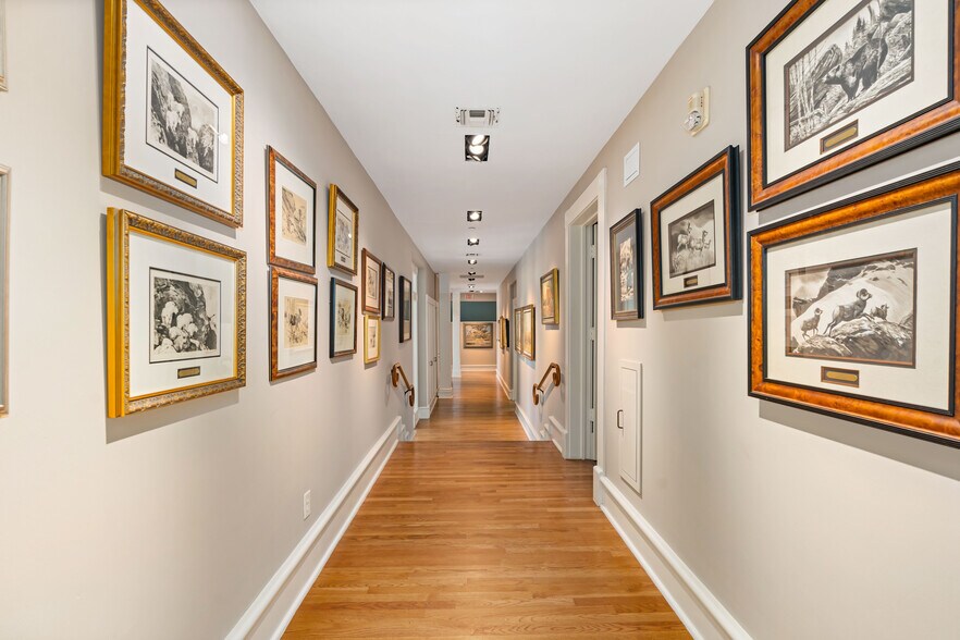 More Photos Of 309 E Commerce St, San Antonio Office For Lease