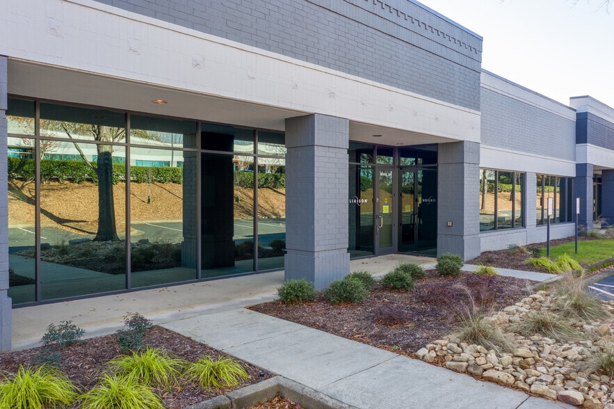 More Photos Of 3157 Royal Dr, Alpharetta Office For Lease