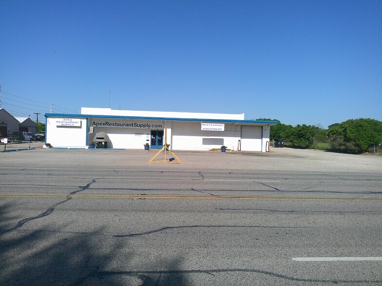 Primary Photo Of 1319 N Gordon St, Alvin Warehouse For Sale
