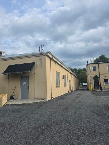 More Photos Of 39 Highwood Ave, Tenafly Restaurant For Sale