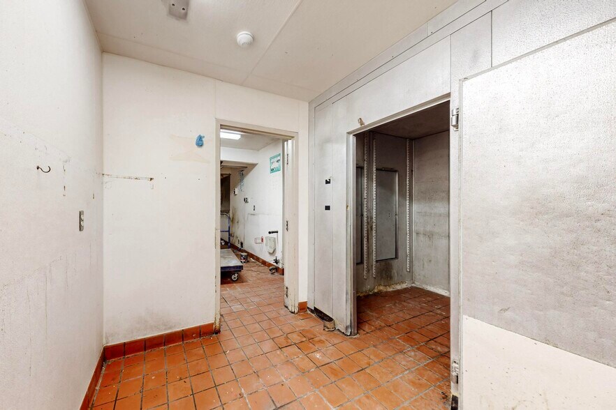 More Photos Of 3558 Wheaton Way, Bremerton Restaurant For Sale